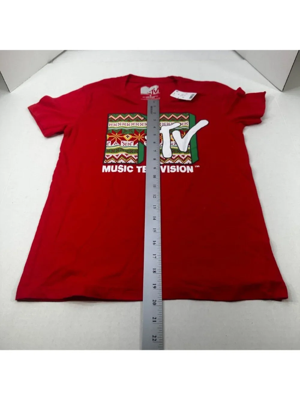MTV Women's Size Medium Tee Shirt Holiday Graphic Short Sleeve Red New With Tags